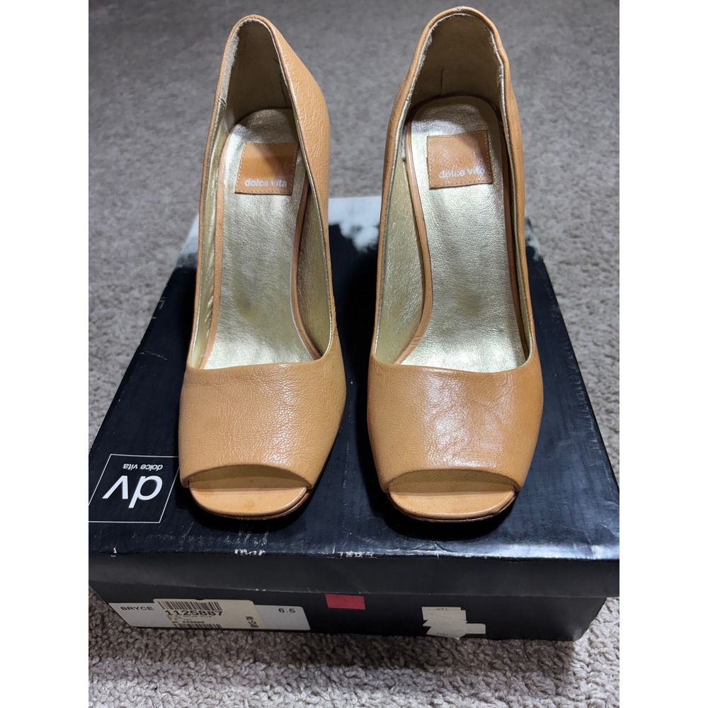 Dolce Vita Bryce Tan Leather Peep Toe Wood Block Heel Pumps Shoes 6.5